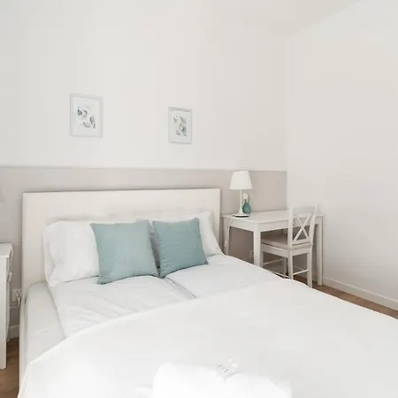 Apartment White Elegance With Ac & Parking Garage By Renters