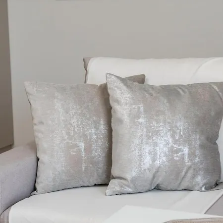 Apartment White Elegance With Ac & Parking Garage By Renters Poznan