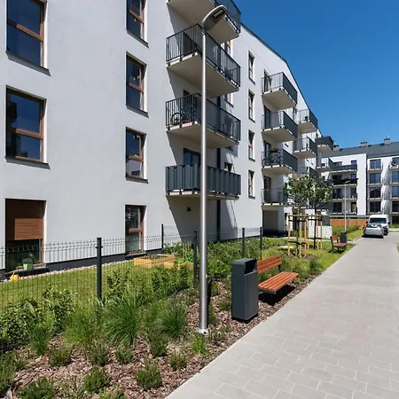 White Elegance With Ac & Parking Garage By Renters * Poznan