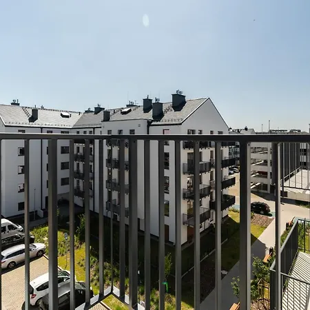 White Elegance With Ac & Parking Garage By Renters * Poznan